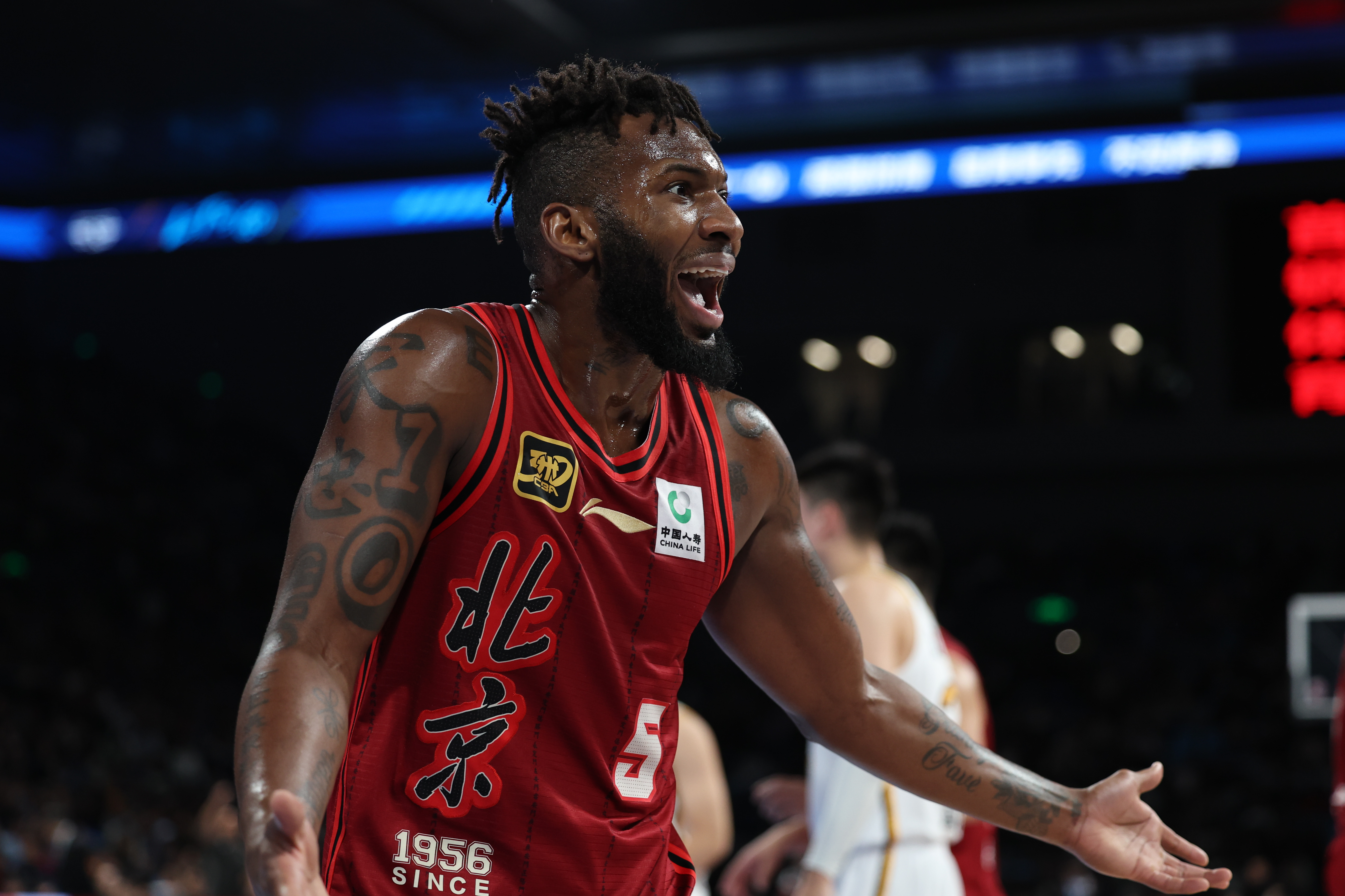 双方均展现出色表现，赛场上精彩纷呈