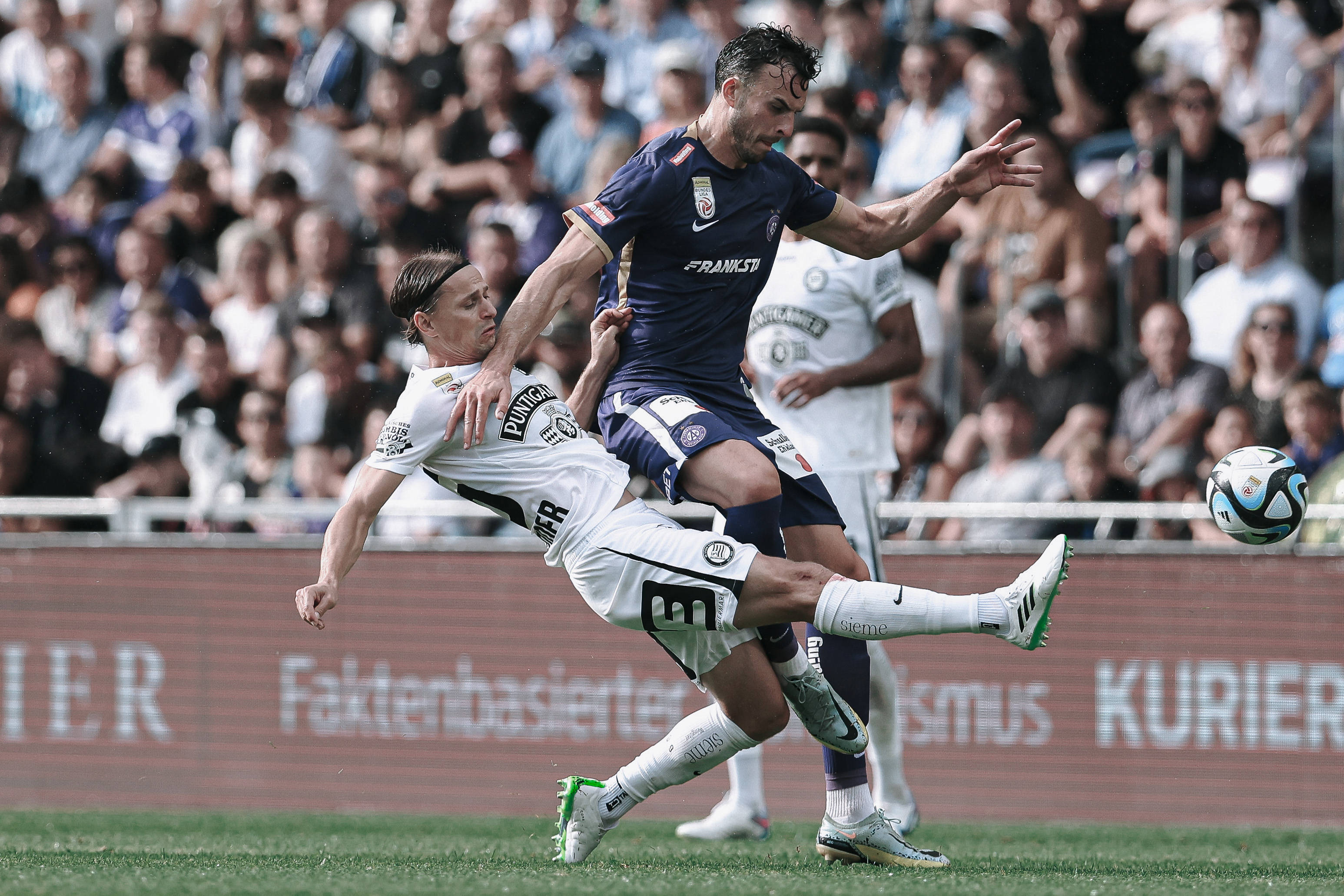 胜负之间：对战球队实力对比谁更胜一筹？