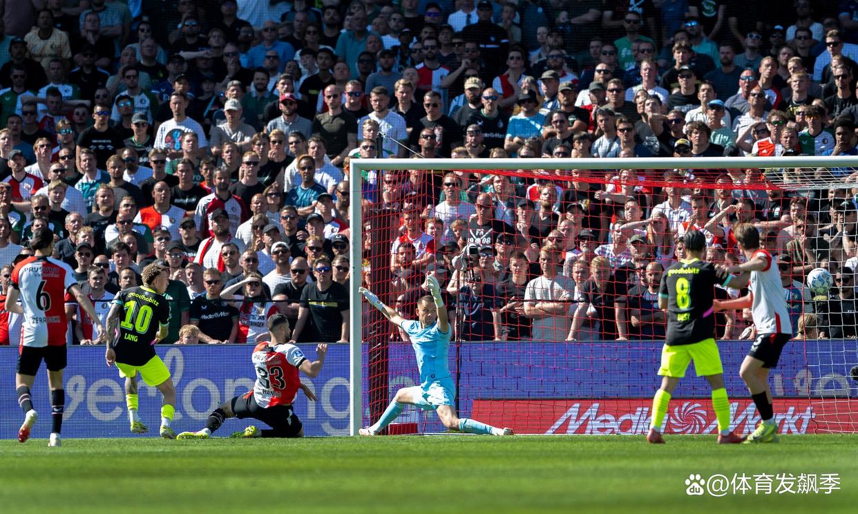 阿贾克斯遭遇惨败,荷甲排名遭遇困境,埃因霍温间隔缩小的简单介绍 阿贾克斯遭遇惨败,荷甲排名遭遇困境,埃因霍温间隔缩小的简单介绍
