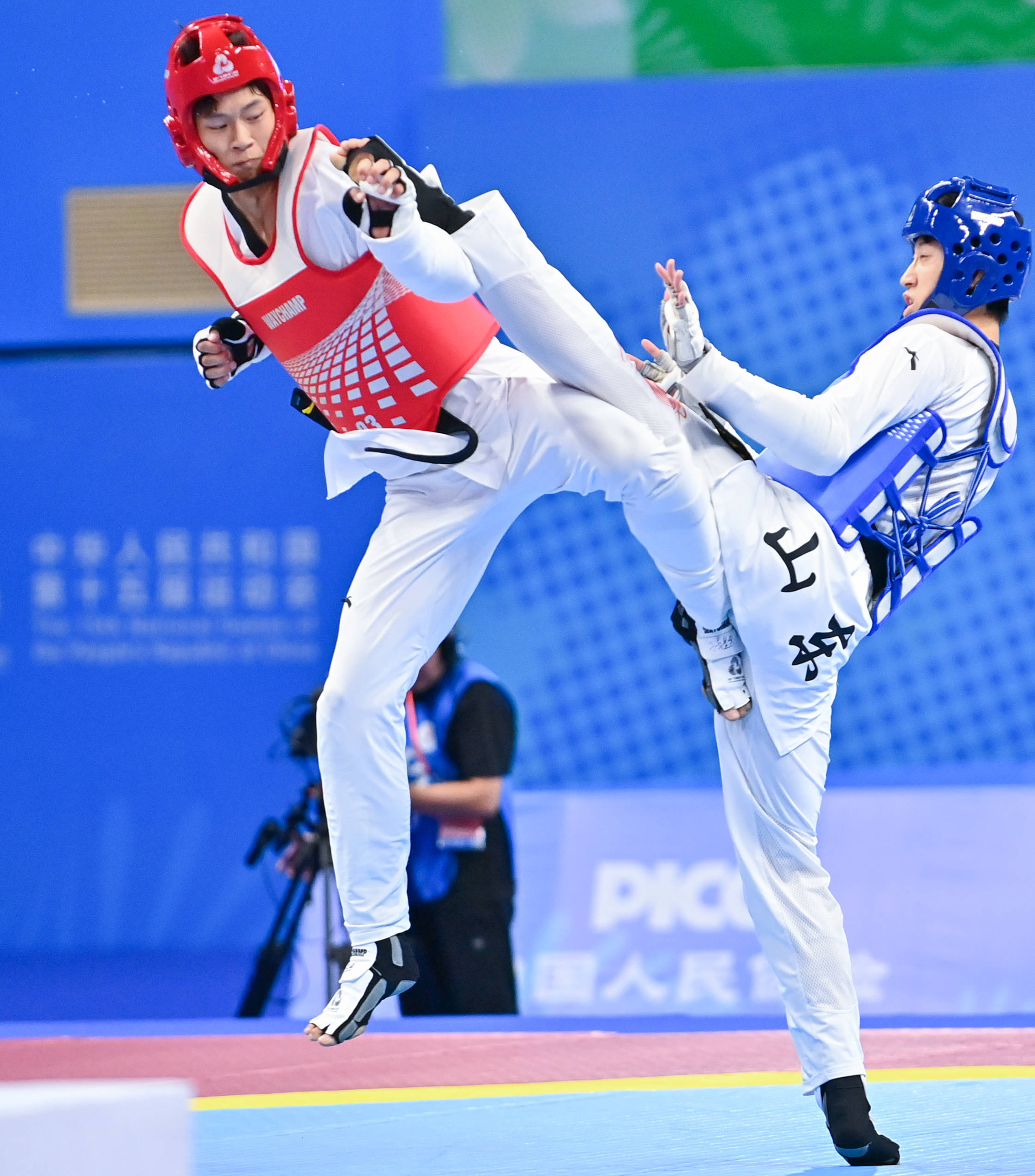 B体育娱乐-跆拳道男子决赛：韩国选手夺冠