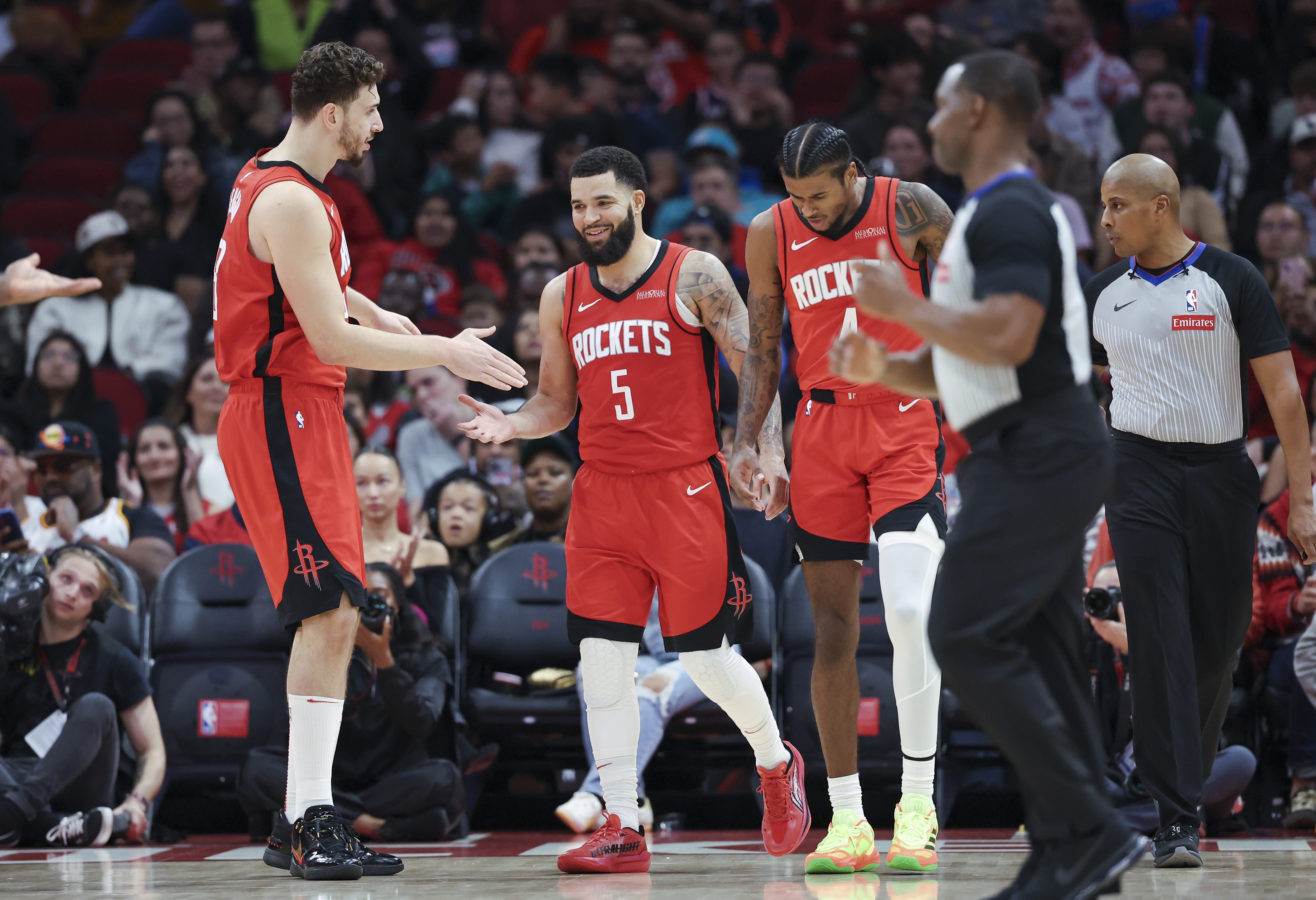 B体育直播-公牛击败黄蜂，东部前十晋级