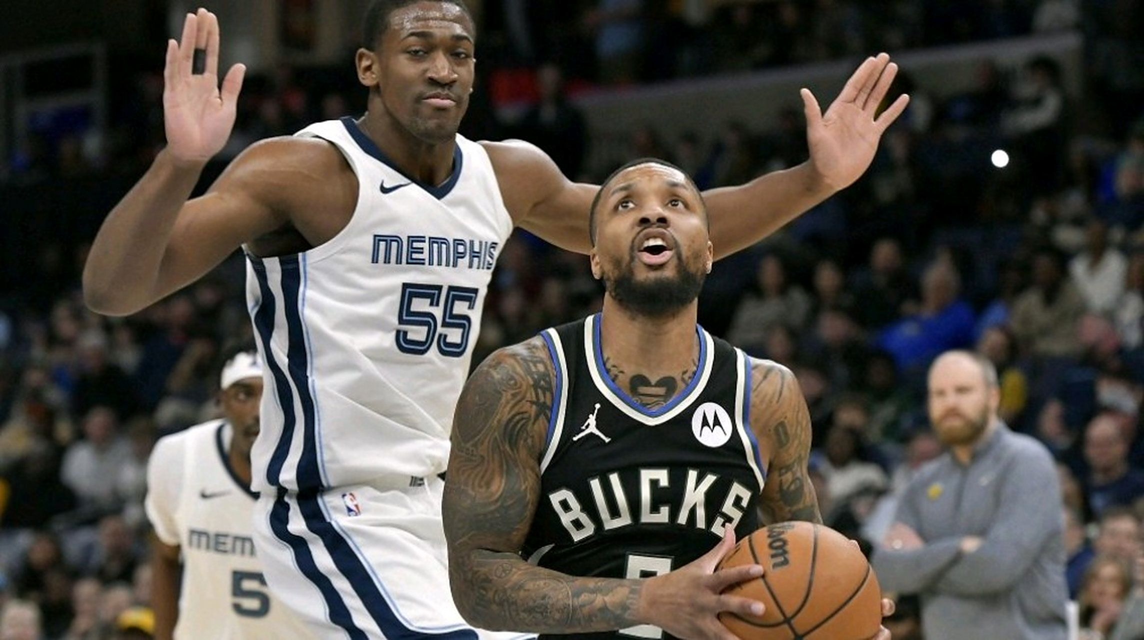 B体育网页版登录入口-雄鹿击败灰熊，继续领跑东部