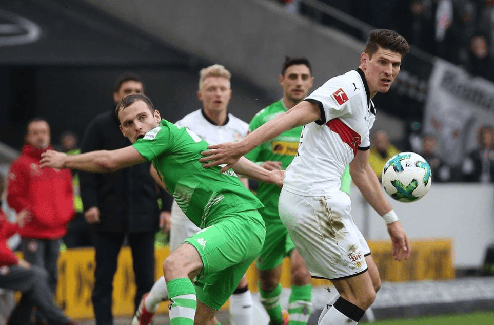 包含斯图加特客场赢下门兴格拉德巴赫，积分迅速累积的词条