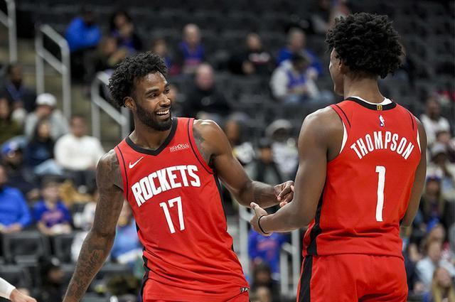 火箭主场战胜热火,继续保持不败 火箭主场战胜热火,继续保持不败