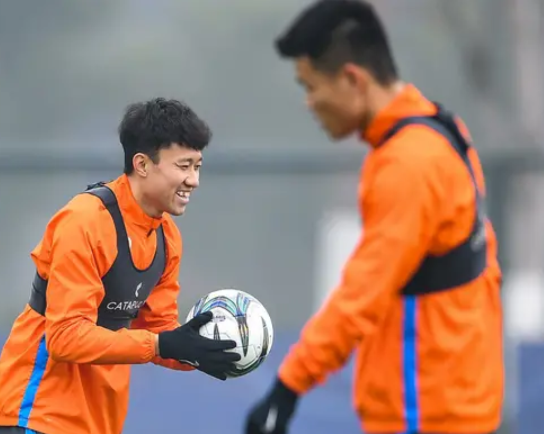 包含山东鲁能对阵武汉卓尔，欲扭转颓势的词条