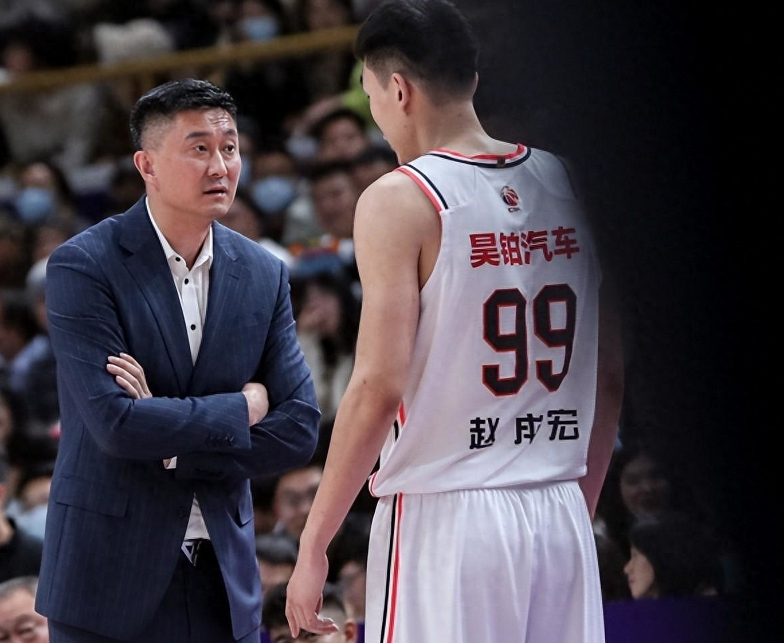 B体育登录-包含杜锋率队强势登顶，广东队实力凸显震撼全场的词条