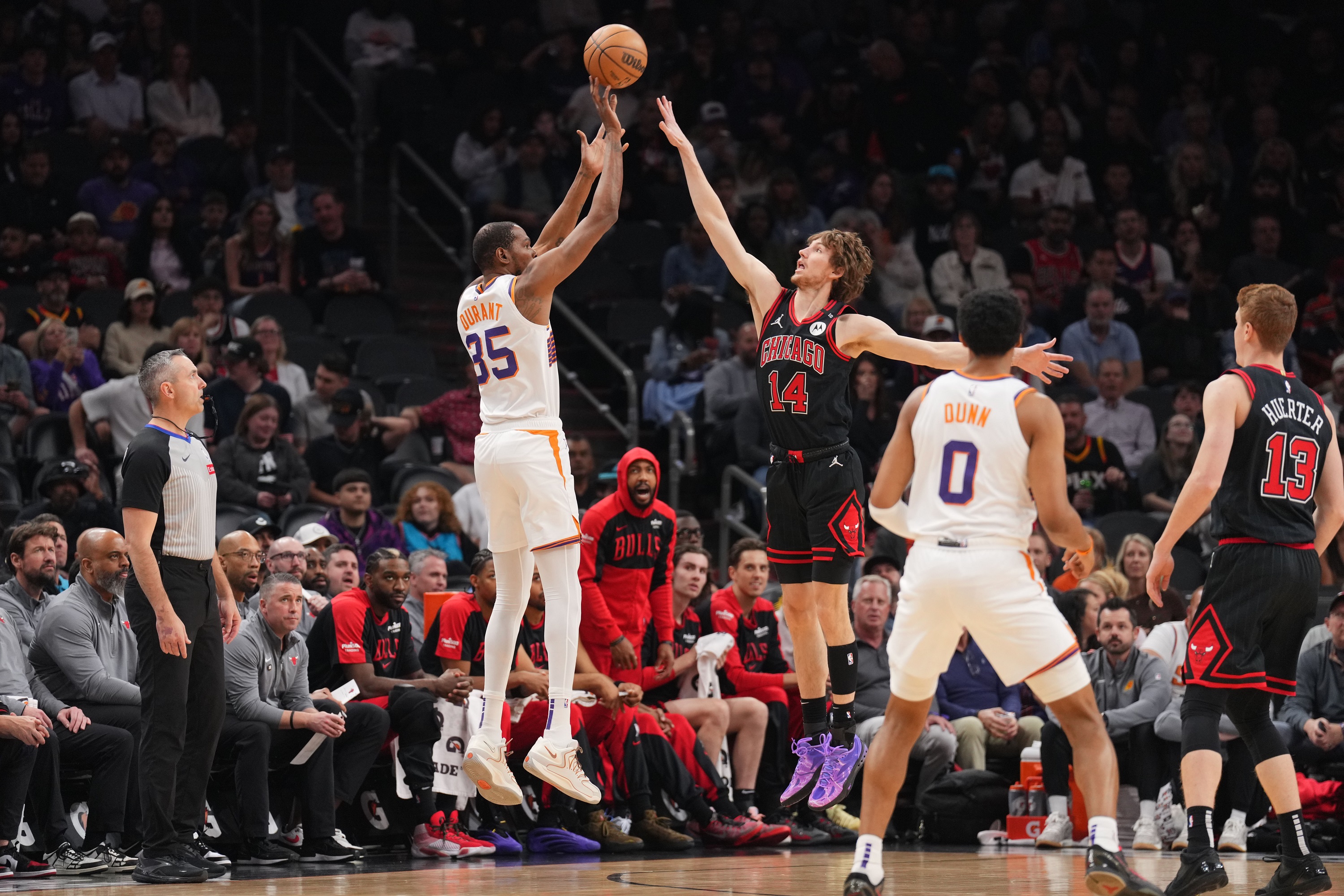 B体育入口-老鹰队在主场大胜公牛队获得连胜